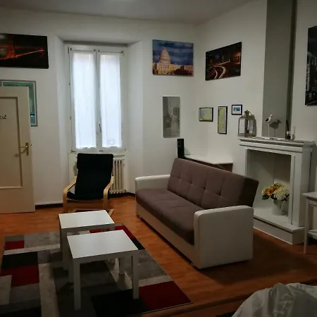 At Center Town Гостевой дом